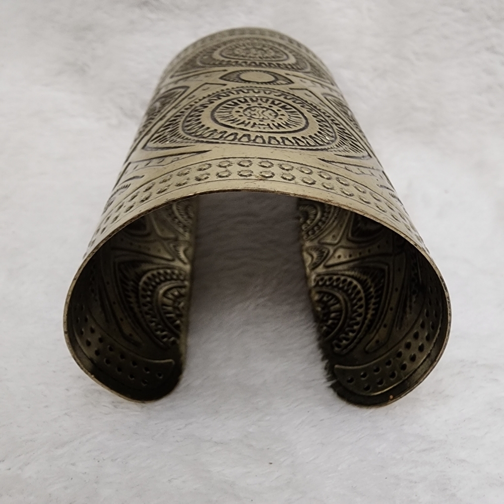 SOLD- Bronzed Eye Cuff - Picture 5 of 9